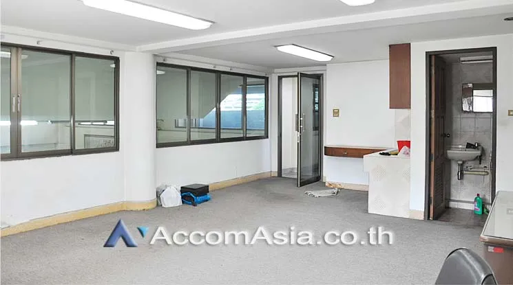 unit Office space For Rent in Ratchadaphisek, Bangkok  near MRT Sutthisan (AA14496)